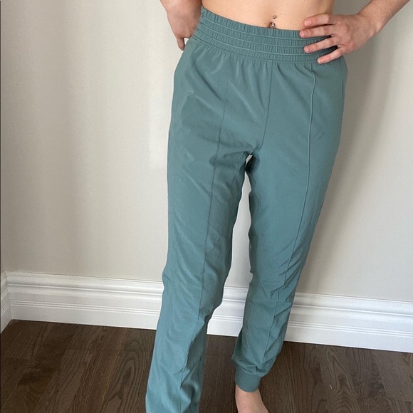 Lululemon joggers - Picture 2 of 3